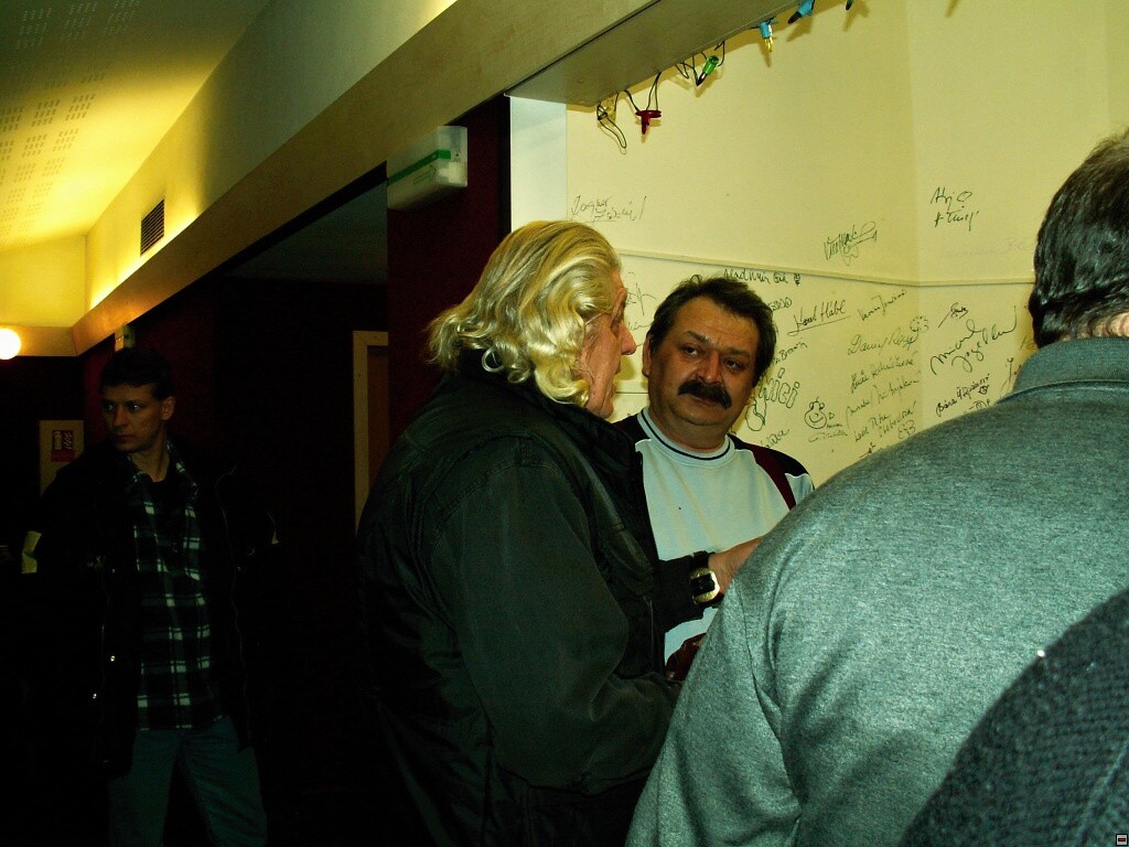 img00107.jpg