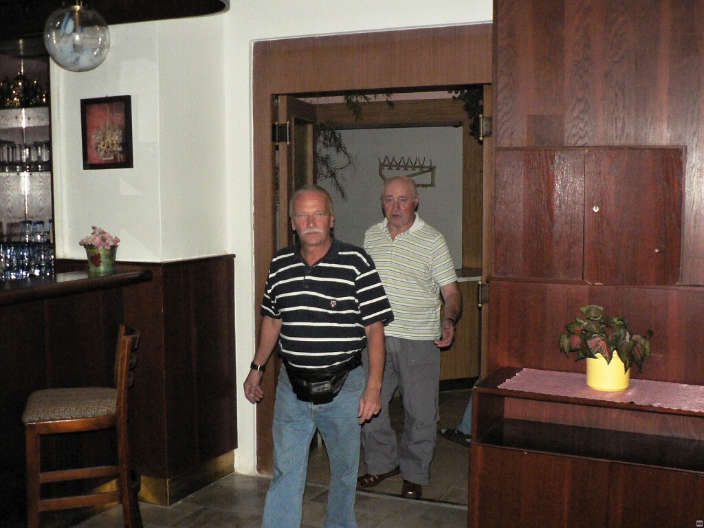 img00002.jpg