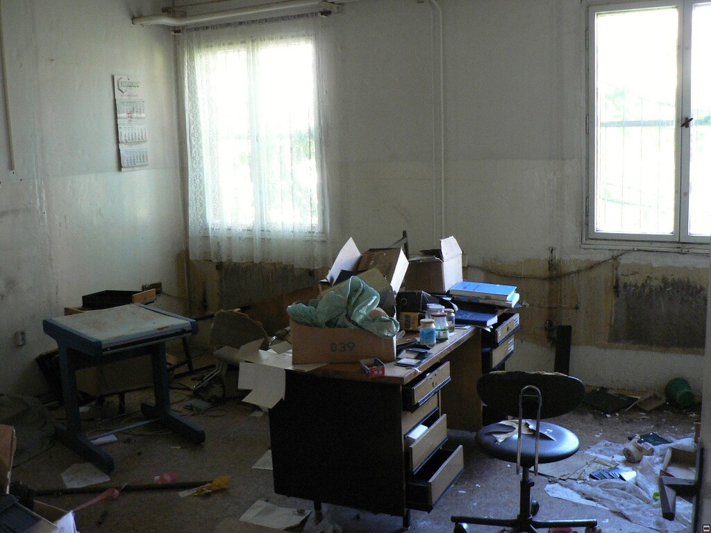 img00018.jpg